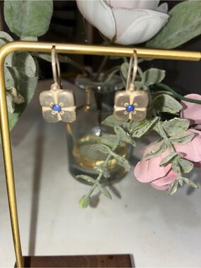Silpada vintage sterling silver flower square Dangle Earrings with Blue Center